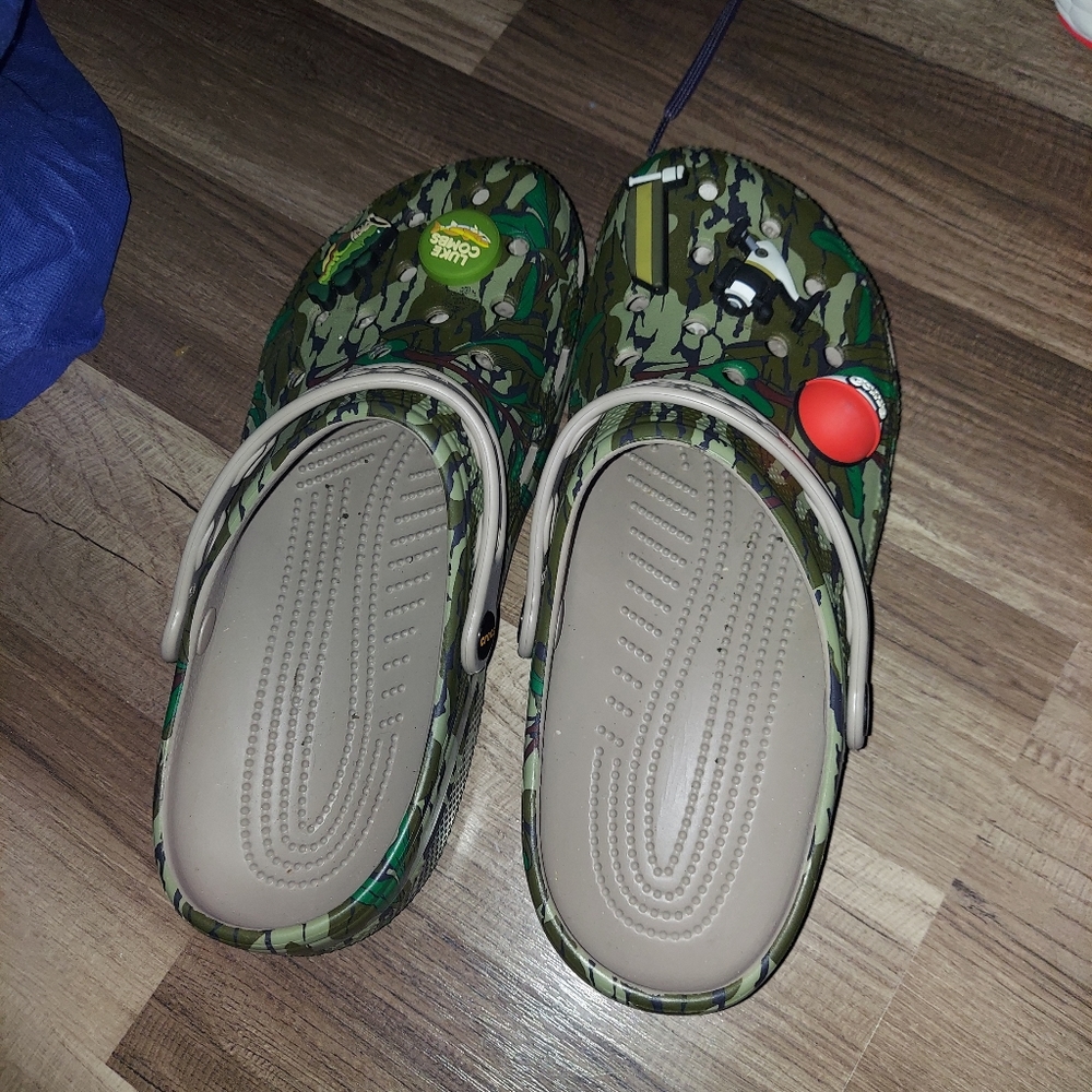 Luke combs crocs mens 9 or womens 11 worn once